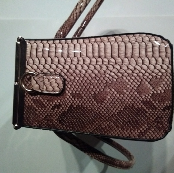 Woman's Purse - Picture 3 of 4